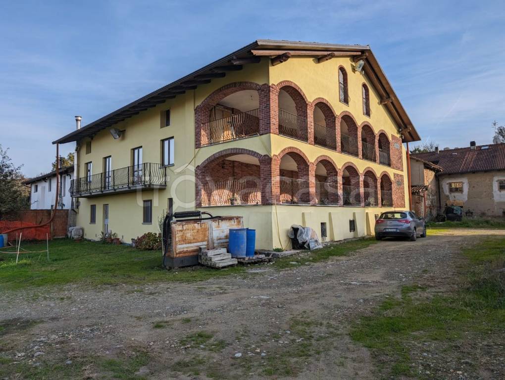 Villa in vendita a Moncrivello cascina Margherita