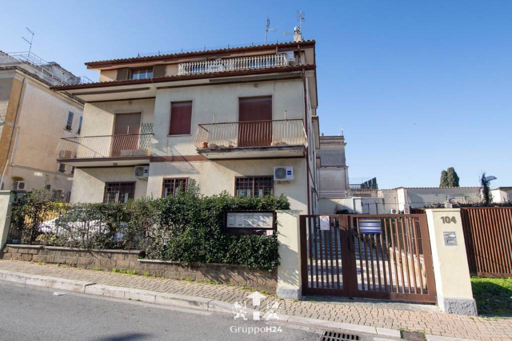 Appartamento in vendita a Marino via Nettunense Vecchia, 104