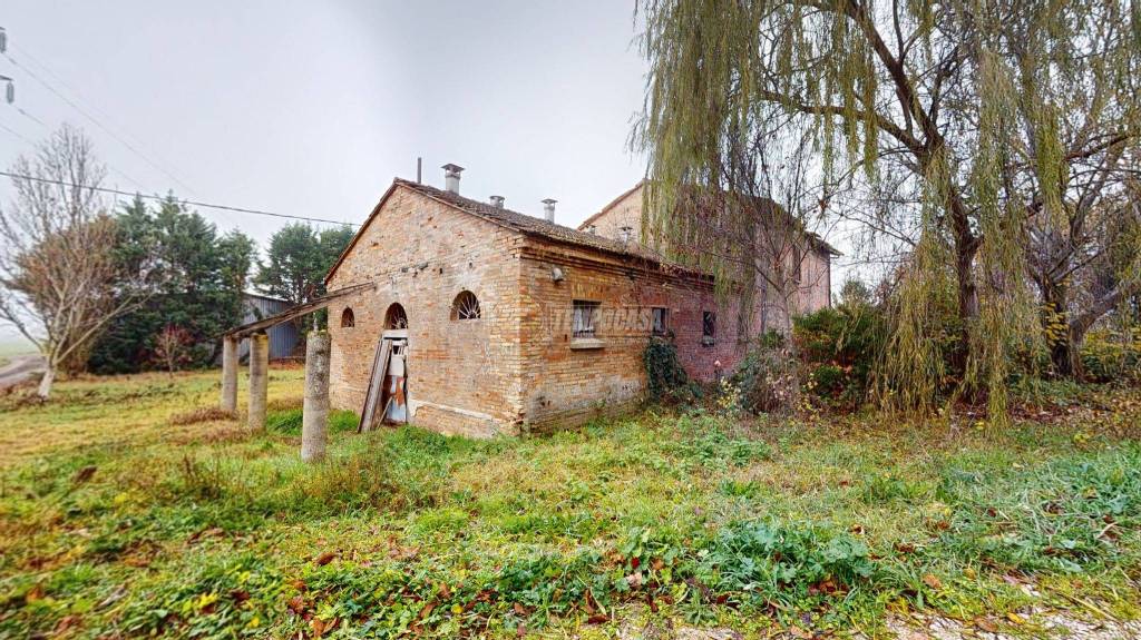 Casa Indipendente in vendita a Ravenna via Argine Destro Montone