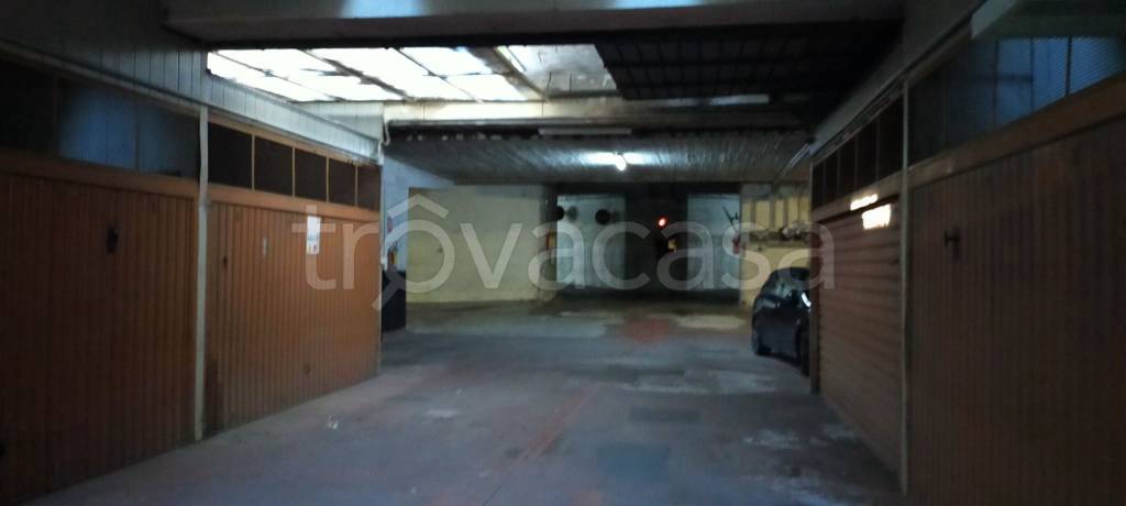 Garage in affitto a Pescara via Teramo