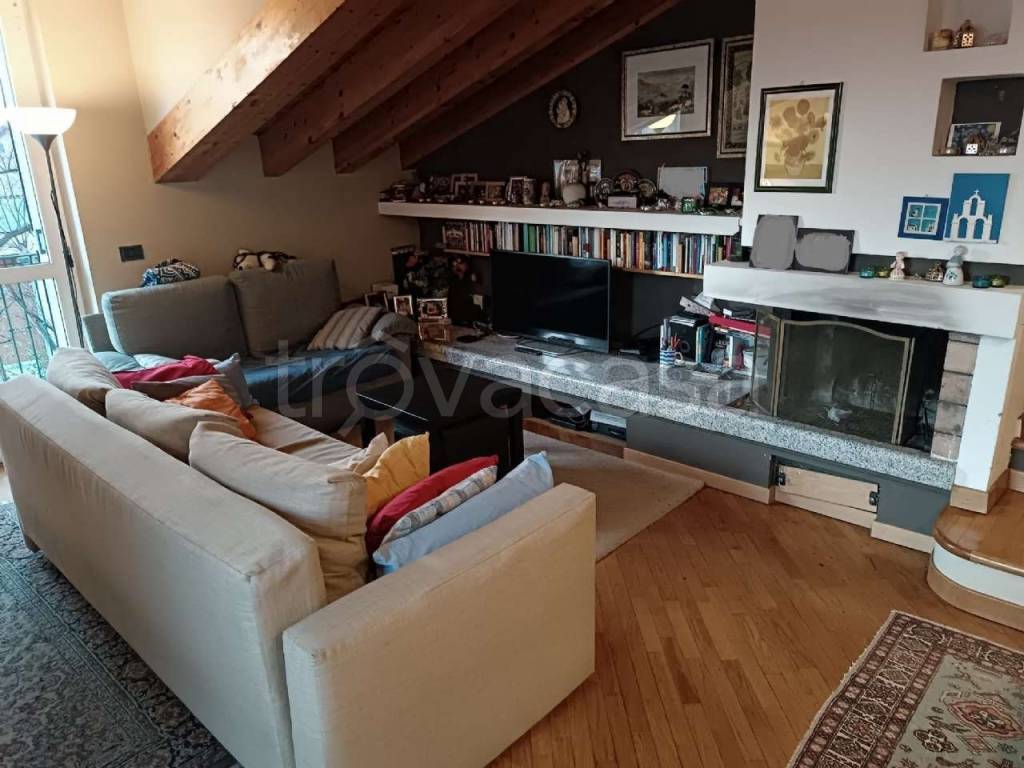 Appartamento in vendita a Segrate via Monte Cervino