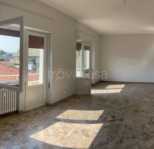 Appartamento in vendita a Pescara via Dei Peligni