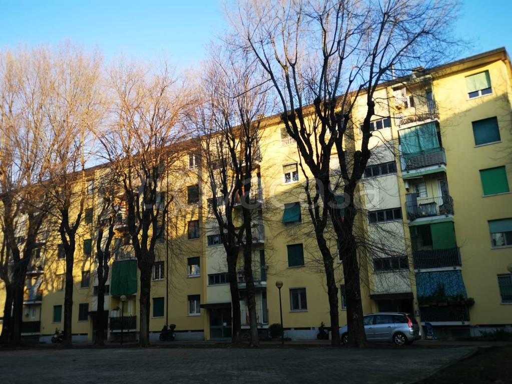 Appartamento in vendita a Milano viale Ungheria 7