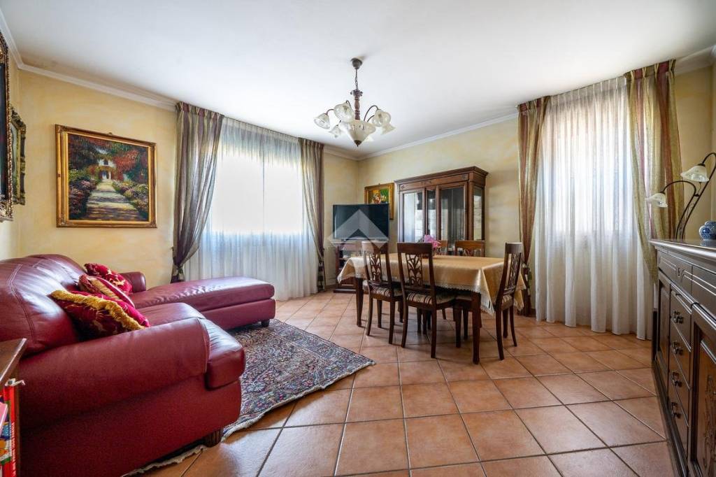 Appartamento in vendita a Reggio nell'Emilia via Pinturicchio, 21