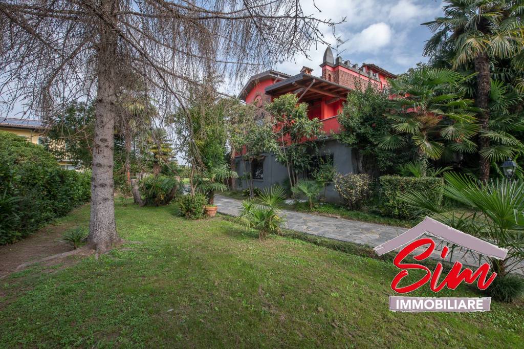 Villa in vendita a Oleggio via Sempione, snc