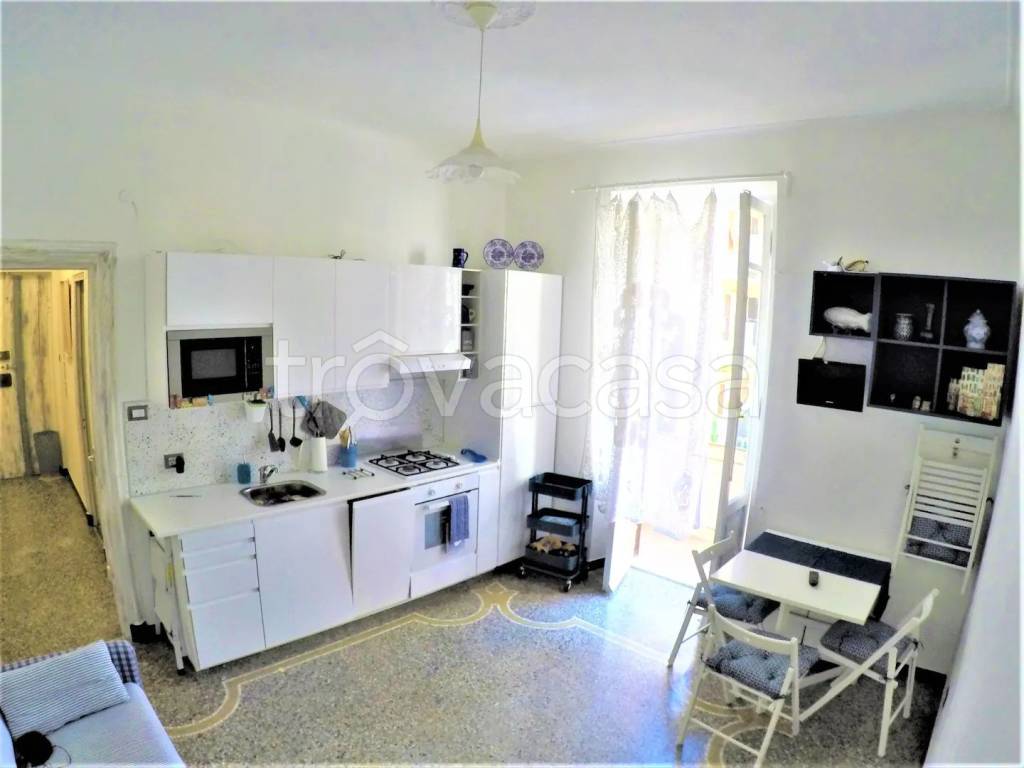 Appartamento in vendita a Genova via Dino Col