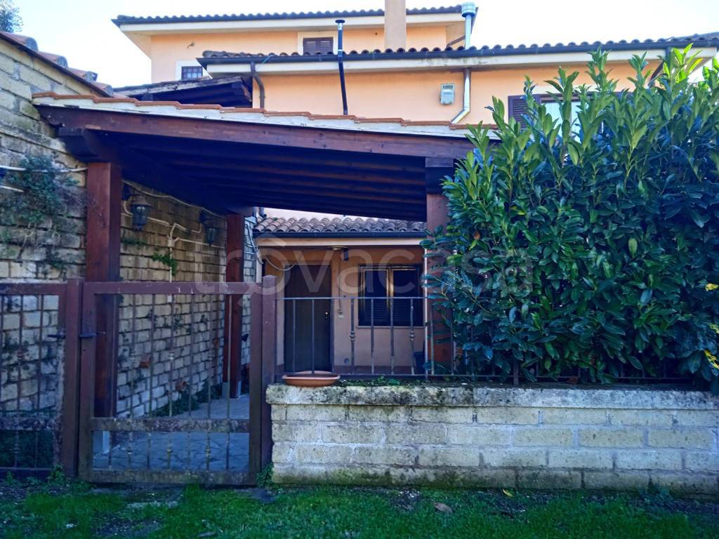 Appartamento in vendita a Rignano Flaminio via Della Doganella