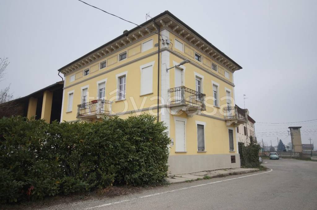 Villa Bifamiliare all'asta a Casale Monferrato cantone Rossi, 55