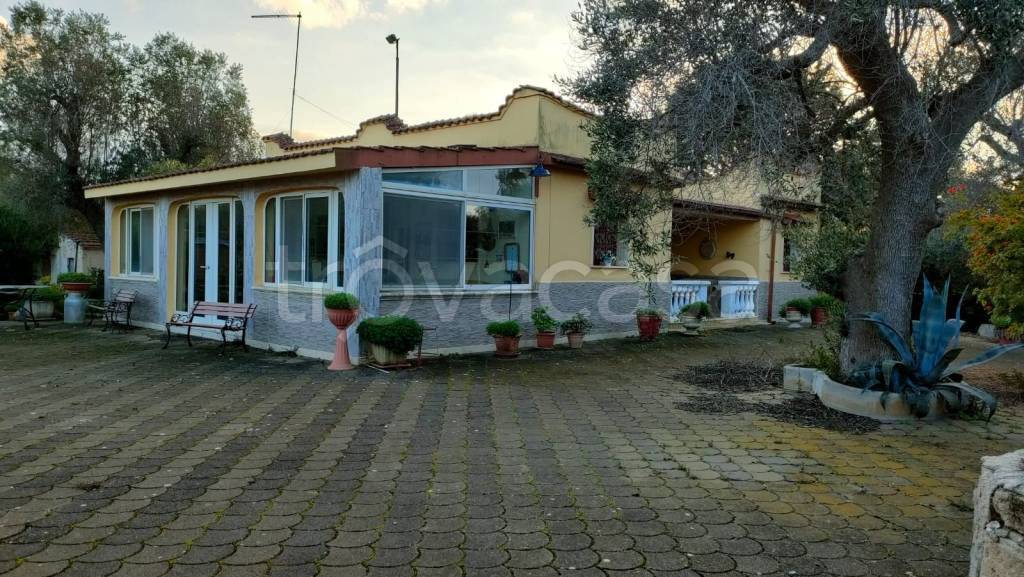 Villa in vendita a San Vito dei Normanni contrada Giannaricchiella