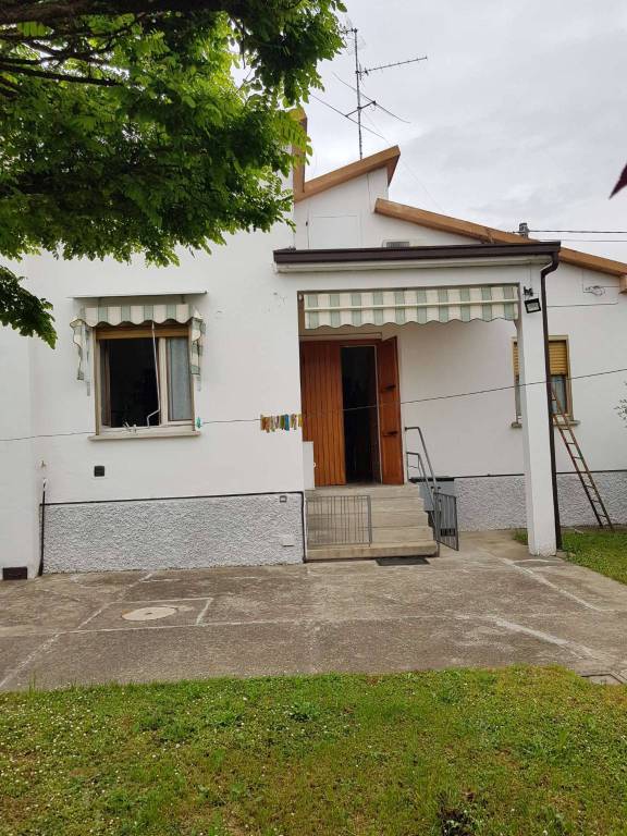 Villa in vendita a Crema via Chiesa
