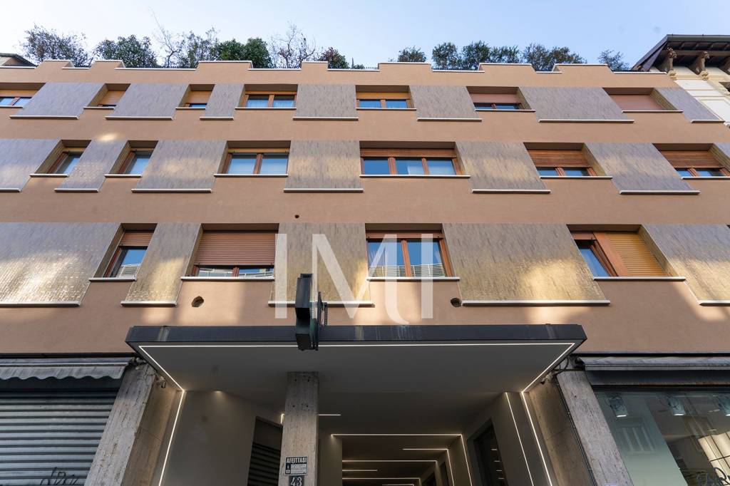 Appartamento in vendita a Milano via San Gregorio, 43