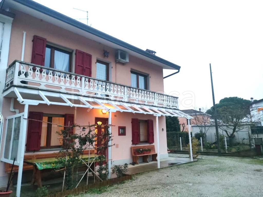 Casa Indipendente in vendita a Copparo via Carlo Capozza
