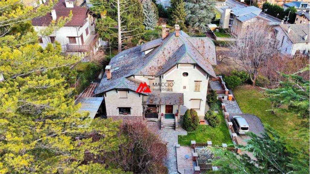 Villa in vendita ad Aosta via a. Petigat Abbè, 4