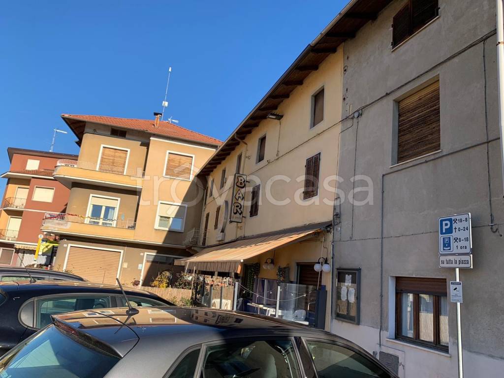 Intero Stabile in in vendita da privato a Ghislarengo piazza Umberto I, 16