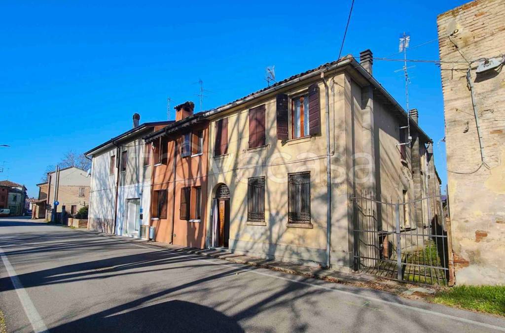Villa a Schiera in vendita a Ferrara via Del Vescovo, 15