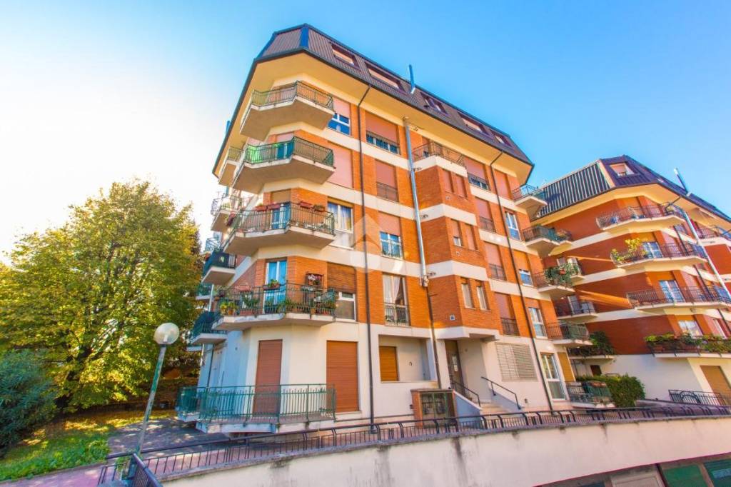 Appartamento in vendita ad Albiate via Cesare Battisti, 21