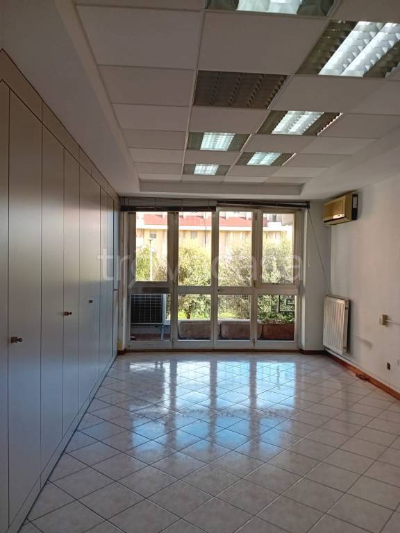 Ufficio in in affitto da privato a Fabriano via Dante Alighieri, 71