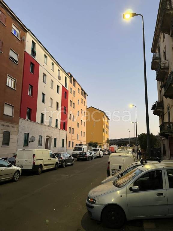 Appartamento in vendita a Milano via Antonio Mambretti, 2