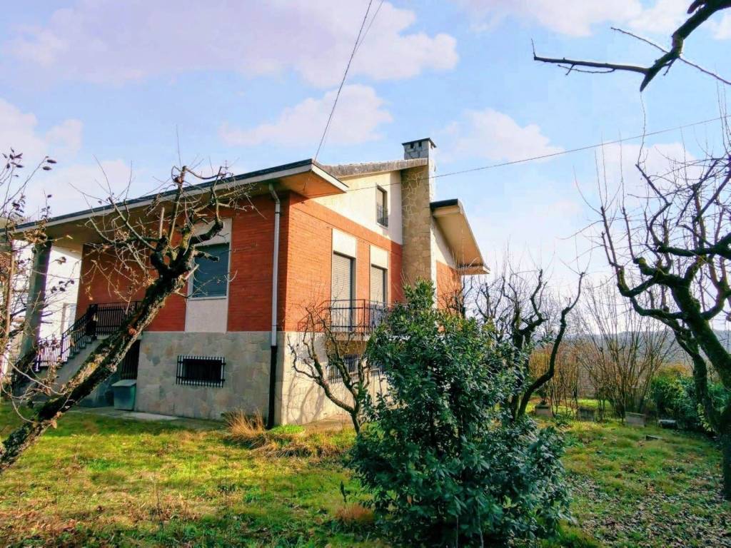 Villa Bifamiliare in vendita a Valfenera via Piave, 12