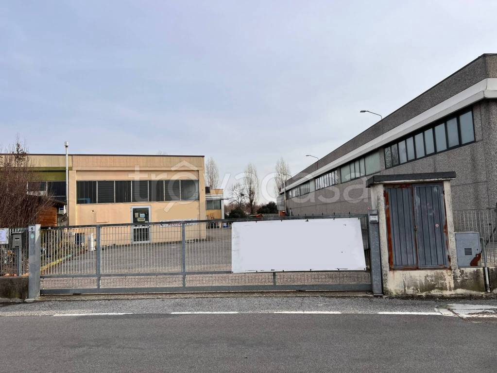 Capannone Industriale in vendita a Castel Goffredo viale Bruno Ubertini, 5