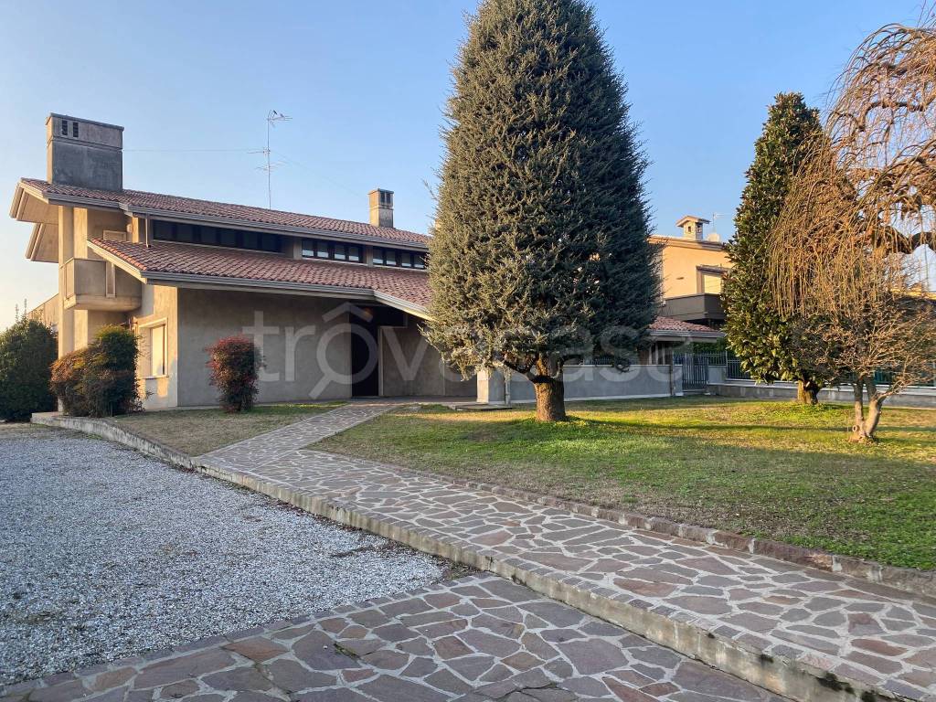 Villa in vendita a Guidizzolo strada per Cavriana