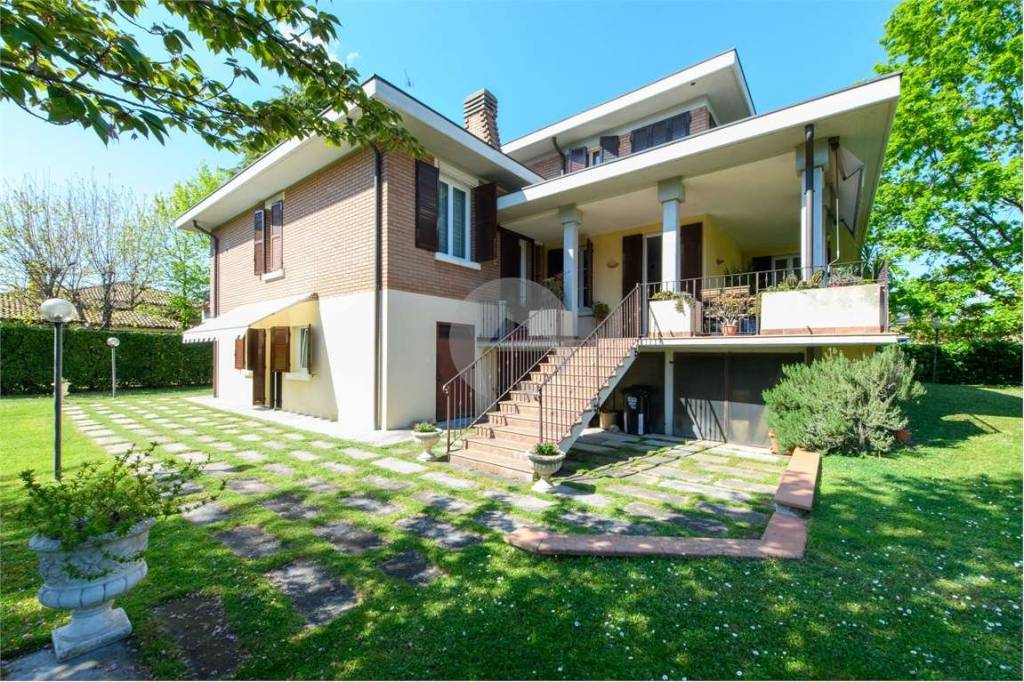 Villa Bifamiliare in vendita a Reggio nell'Emilia via Pascal , 54/2