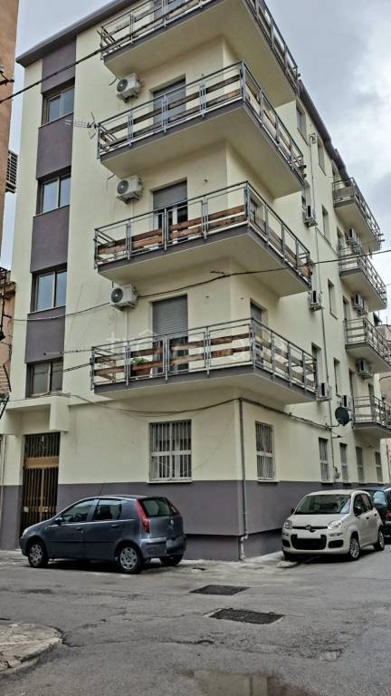 Appartamento in vendita a Palermo via Filippo Bartolino, 10
