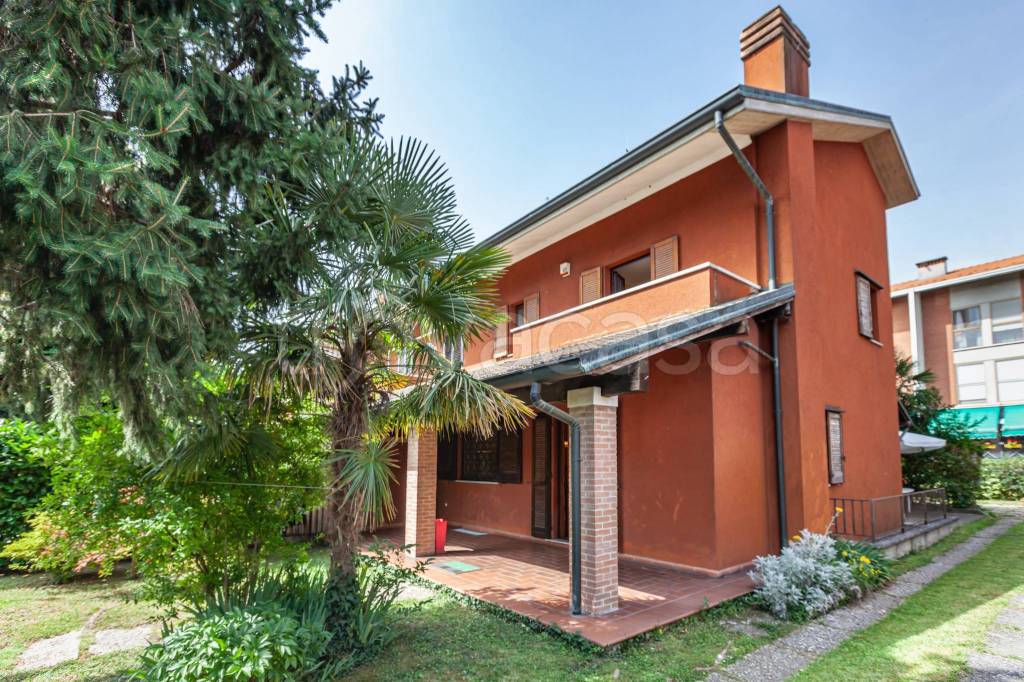 Villa a Schiera in vendita a San Donato Milanese via Guido Rossa, 7