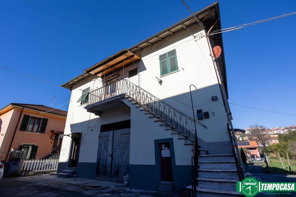 Appartamento in vendita a Vezzano Ligure via Tomaso Albinoni, 9