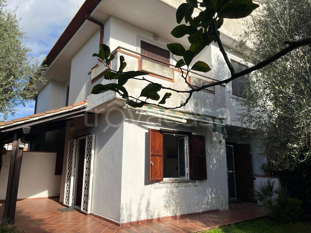 Villa Bifamiliare in vendita a Sabaudia via del Leone