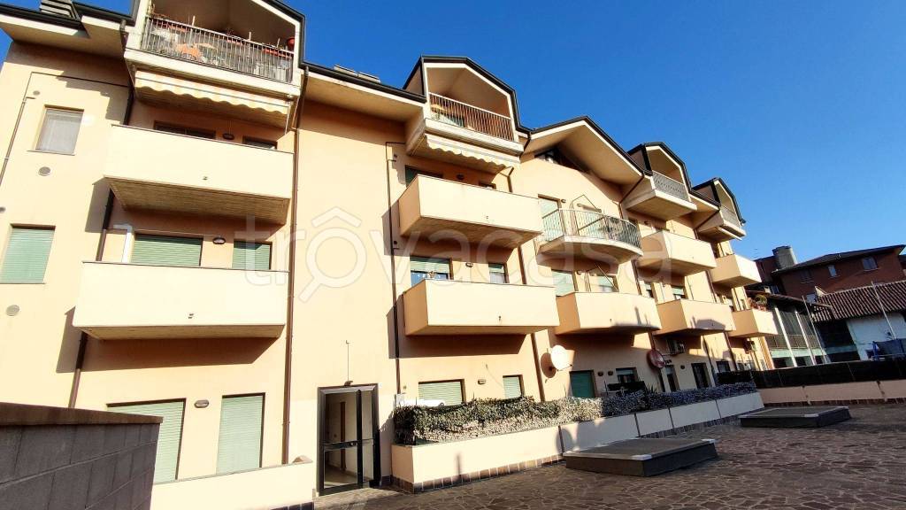 Appartamento in in vendita da privato a Treviglio via Giuseppe Mazzini, 20