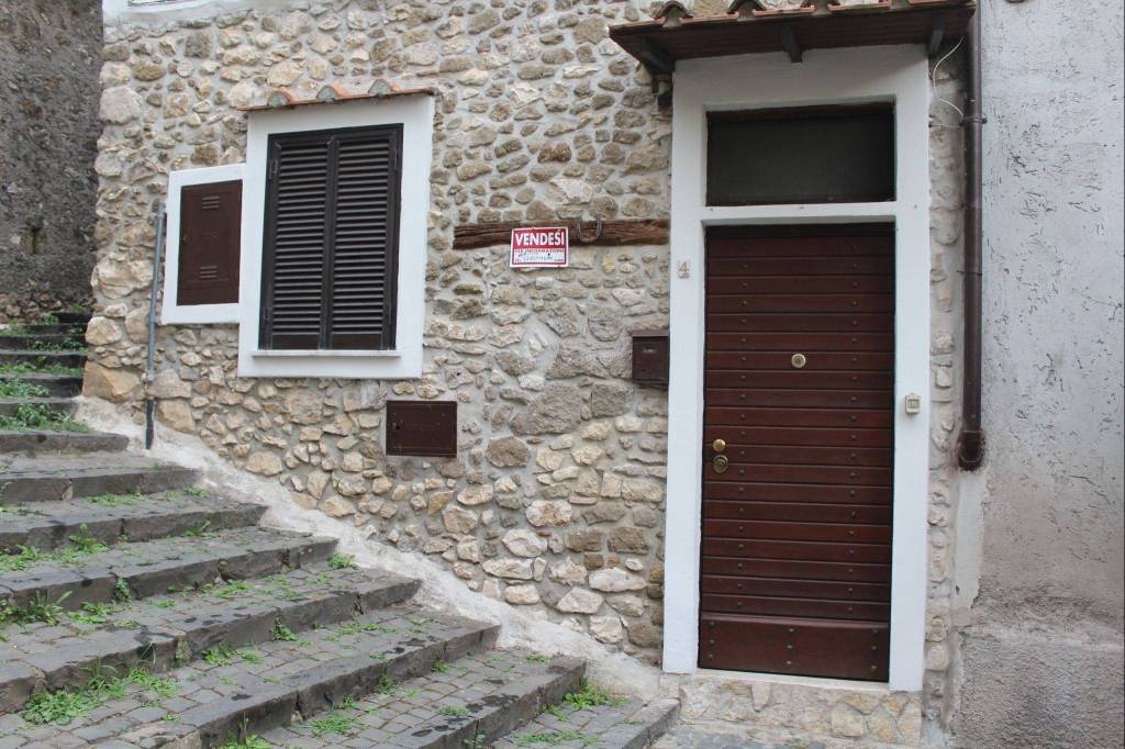 Appartamento in in vendita da privato a Cori piazza Veralli, 4