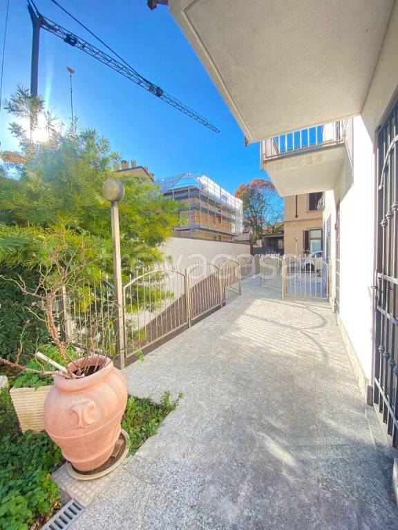 Villa Bifamiliare in vendita a Monza via San Gottardo, 8