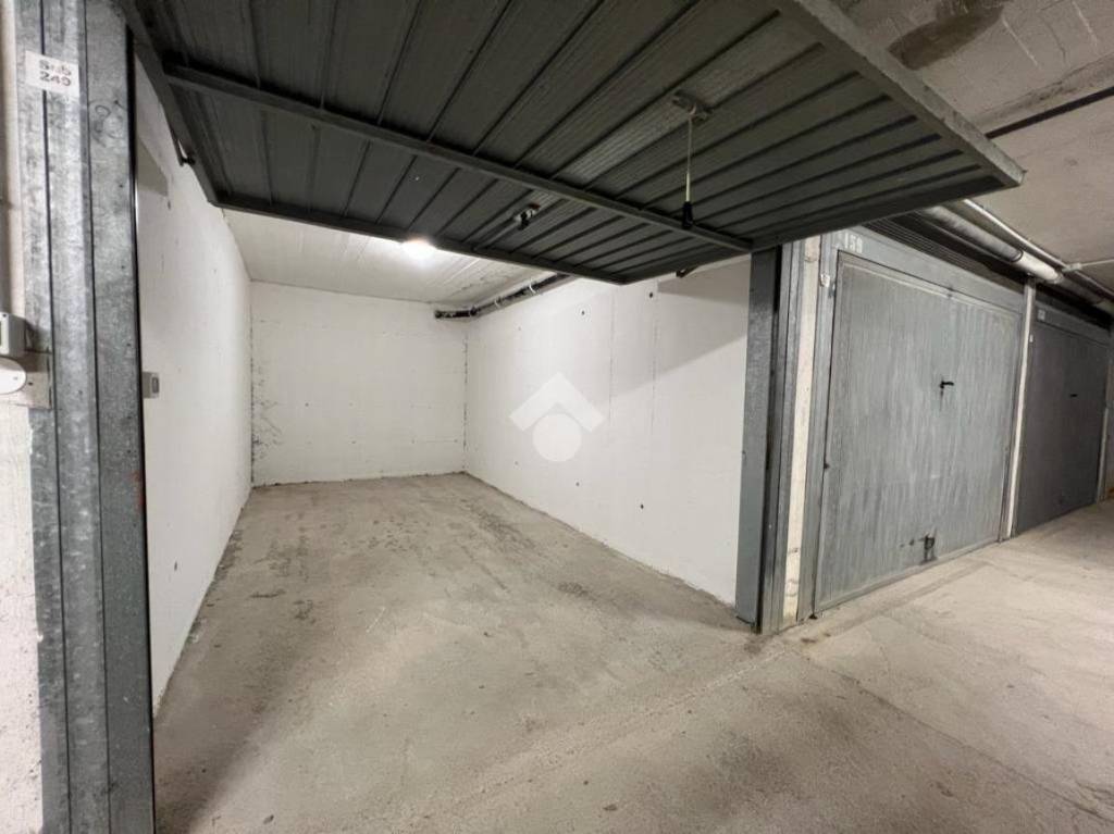 Garage in vendita a Sanremo via padre semeria, 129