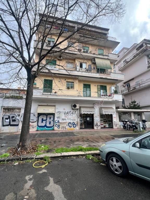 Appartamento in vendita a Roma viale delle Orchidee