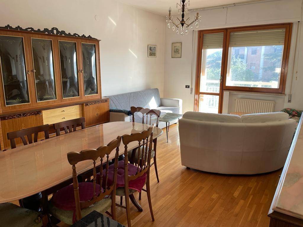 Appartamento in affitto a Perugia appartamento per studentesse Largo Madonna Alta, 45