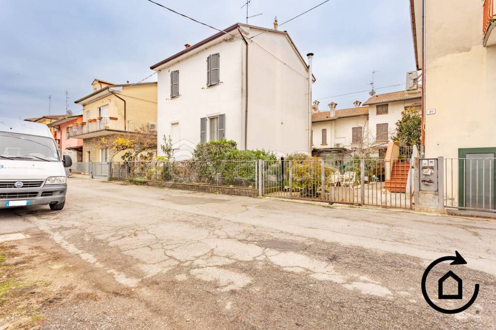 Casa Indipendente in vendita a Forlì via Fratelli Capaccini, 21
