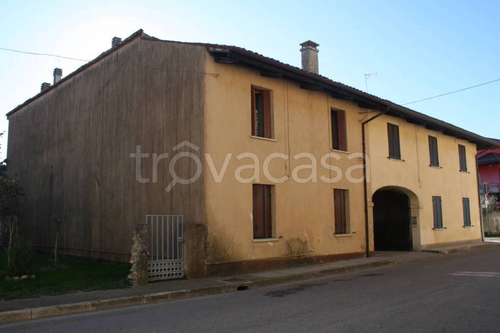 Casa Indipendente in vendita a Mereto di Tomba via Piave, Mereto di Tomba, 9