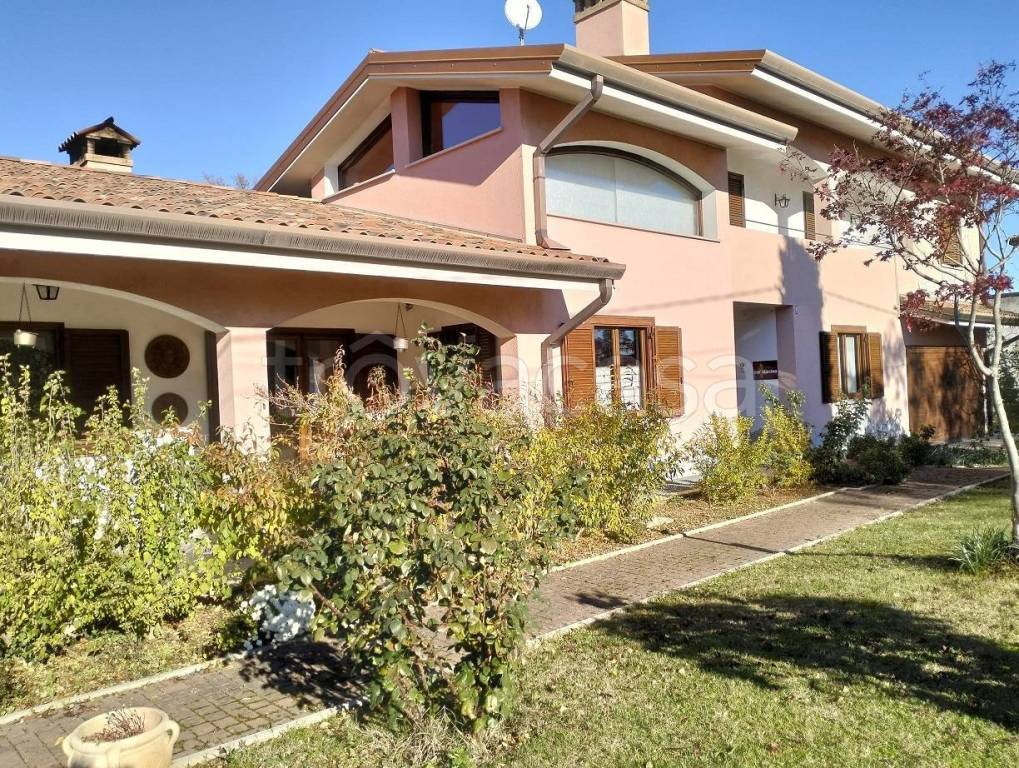 Villa in vendita a Sagrado via Piantella, 3