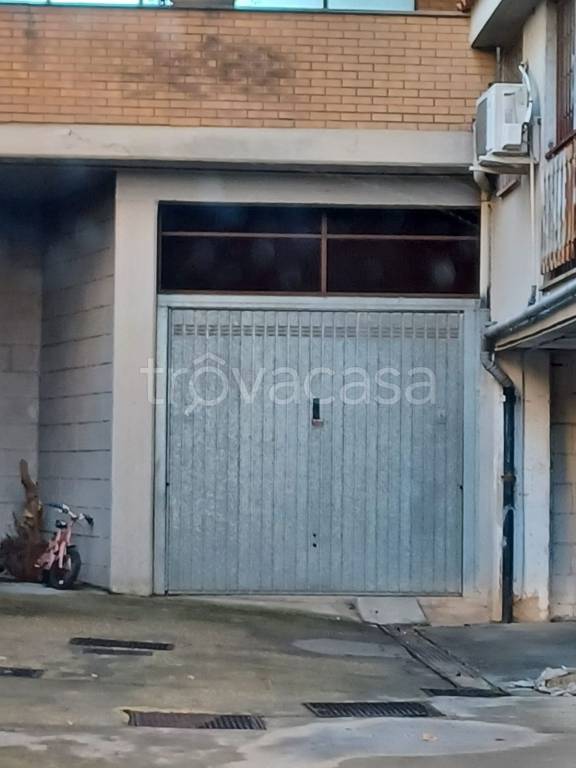 Garage in vendita a Marino via Palaverta, 79