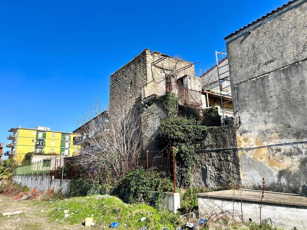 Casa Indipendente in vendita a Melito di Napoli via Casamartino, 13