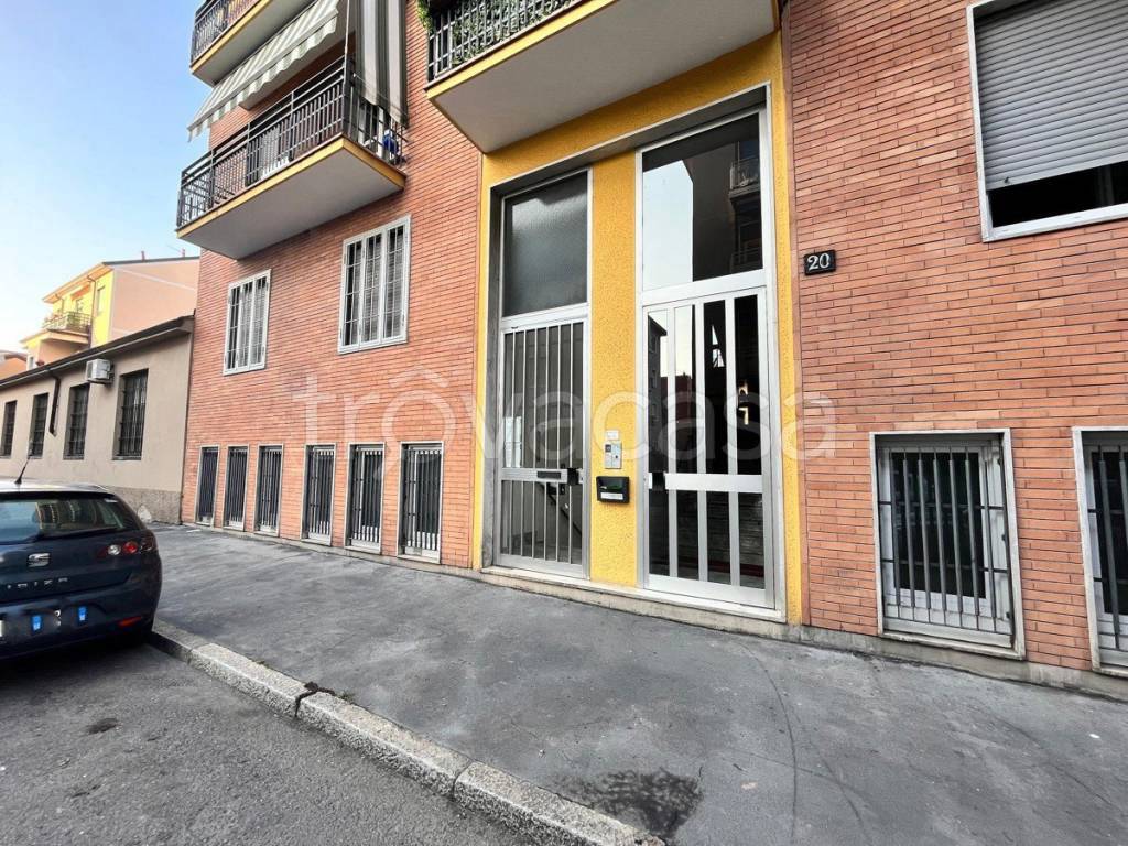 Appartamento in vendita a Milano via Astico , 20