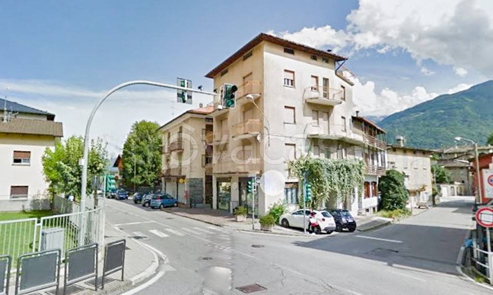 Negozio in affitto a Tresivio via Milano, 1