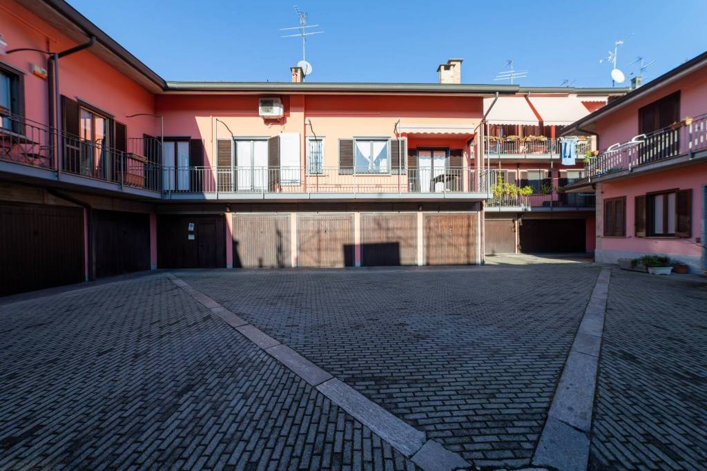 Appartamento in vendita a Cassano d'Adda piazza Camillo Benso di Cavour, 3