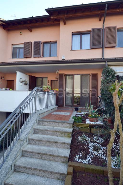 Villa a Schiera in vendita a Lodi via Don Giovanni Minzoni