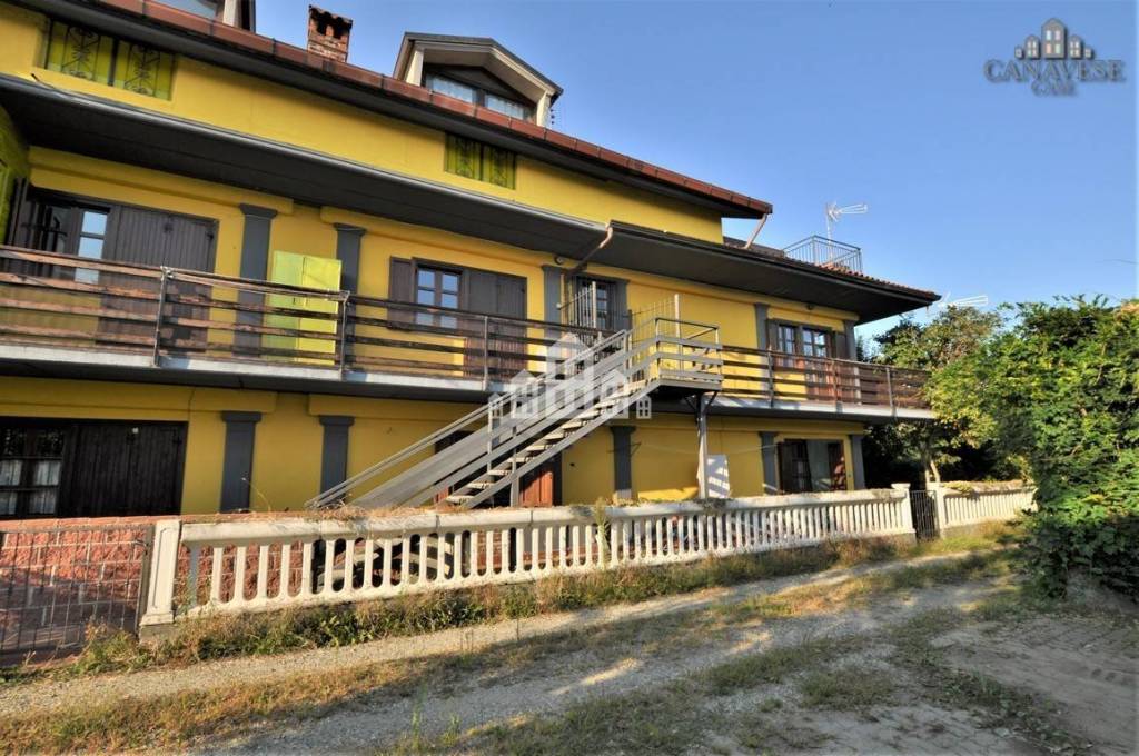 Villa Bifamiliare in vendita a Favria borgata Sant' Antonio, 58