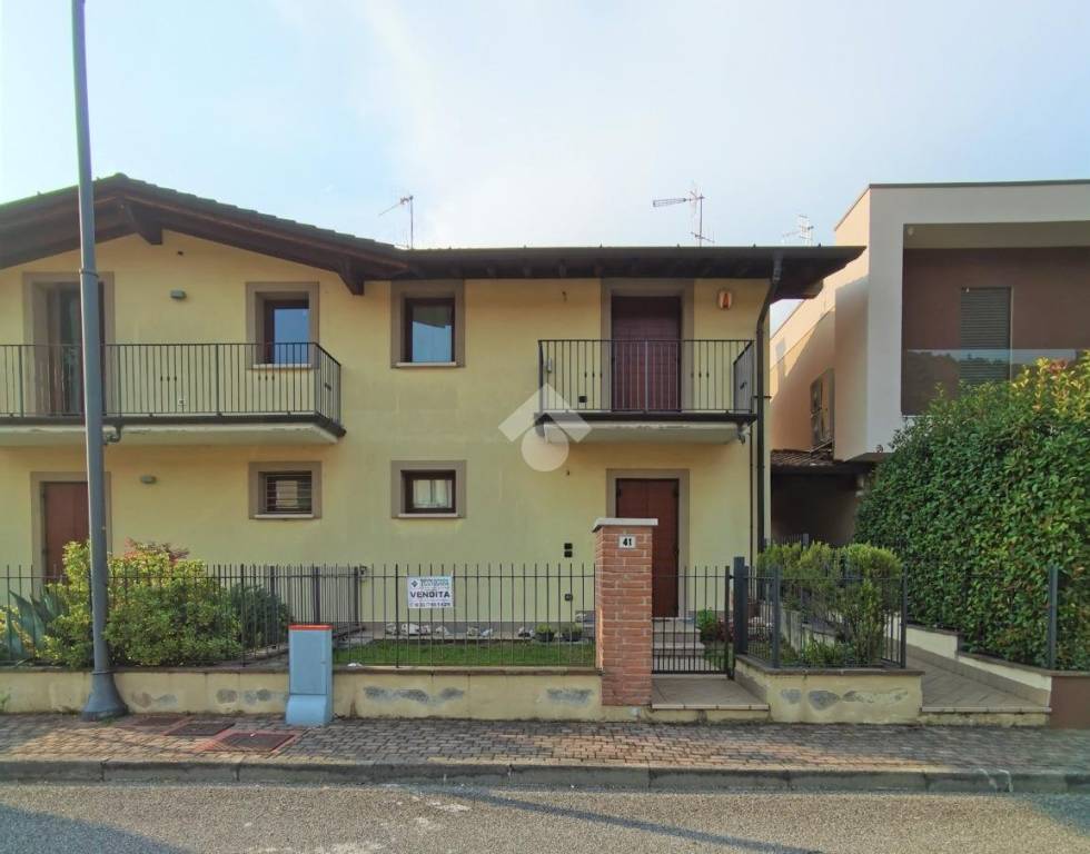 Villa Bifamiliare in vendita a Paratico viale dr a. Madruzza, 41