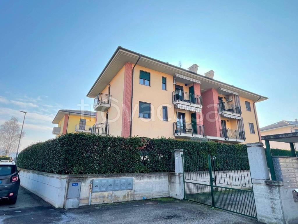 Appartamento in vendita a Sommariva del Bosco via Adolfo Sarti