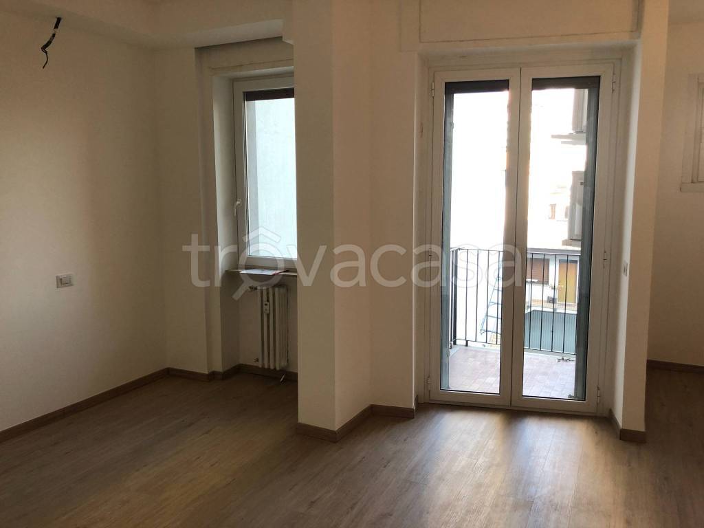 Appartamento in vendita a Milano via Rovereto, 10