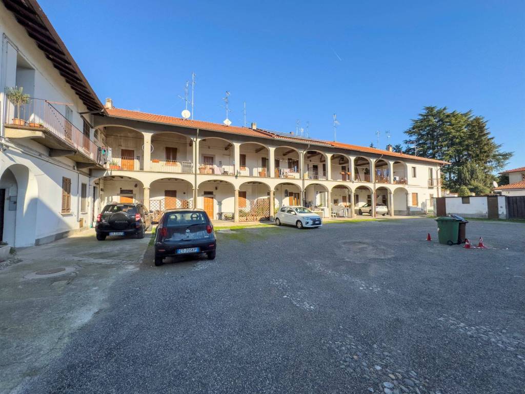 Appartamento in vendita a Vimercate via Giuseppe Garibaldi, 27